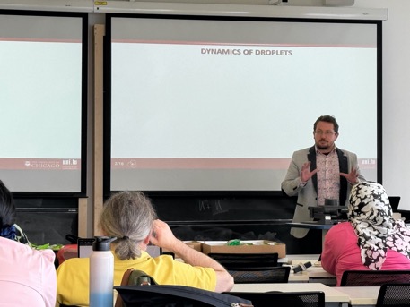 Tadej Presenting